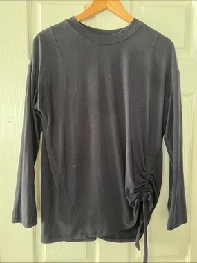 LULULEMON top